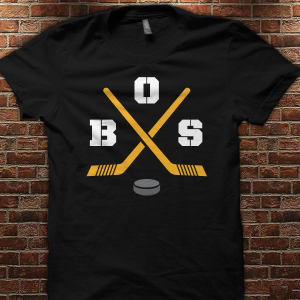 BOS Boston Hockey Crossed Hockey Sticks & Puck T-Shirt Scrum